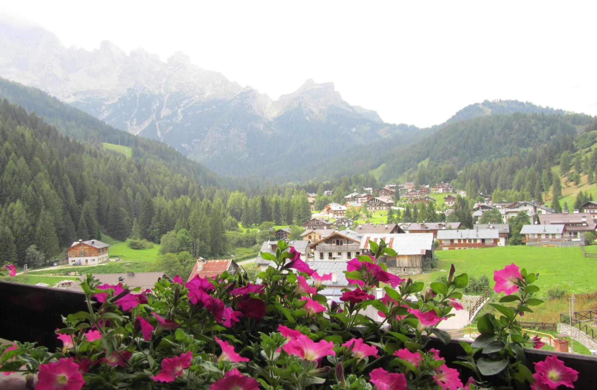 Hotel Corona Val di Zoldo Eksteriør bilde