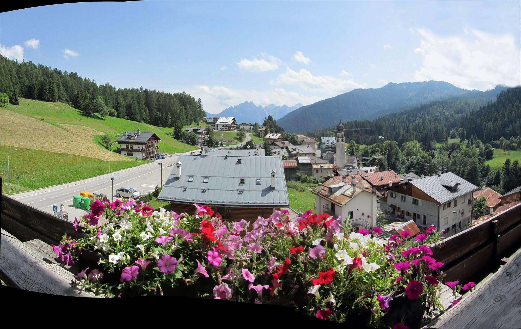 Hotel Corona Val di Zoldo Eksteriør bilde