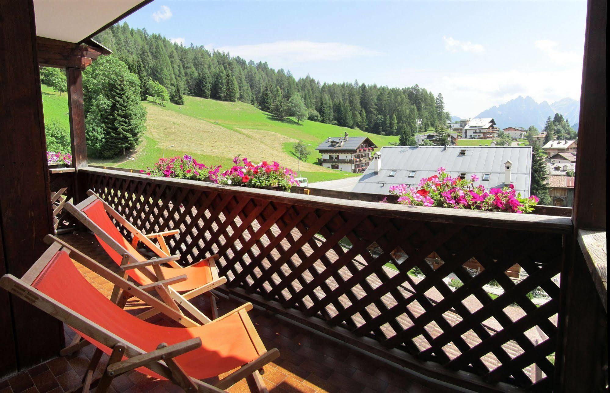 Hotel Corona Val di Zoldo Eksteriør bilde